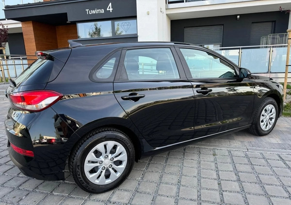 Hyundai I30 cena 54900 przebieg: 67000, rok produkcji 2020 z Gniezno małe 232